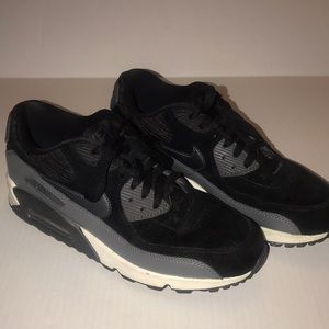 Women’s Nike Air Max shoes sz. 9
